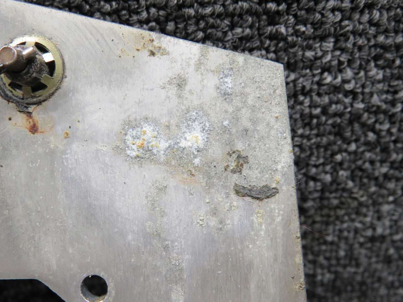 233A2220-1 Boeing 737-800 Clock and Nose Wheel Steering Switch Panel Assembly