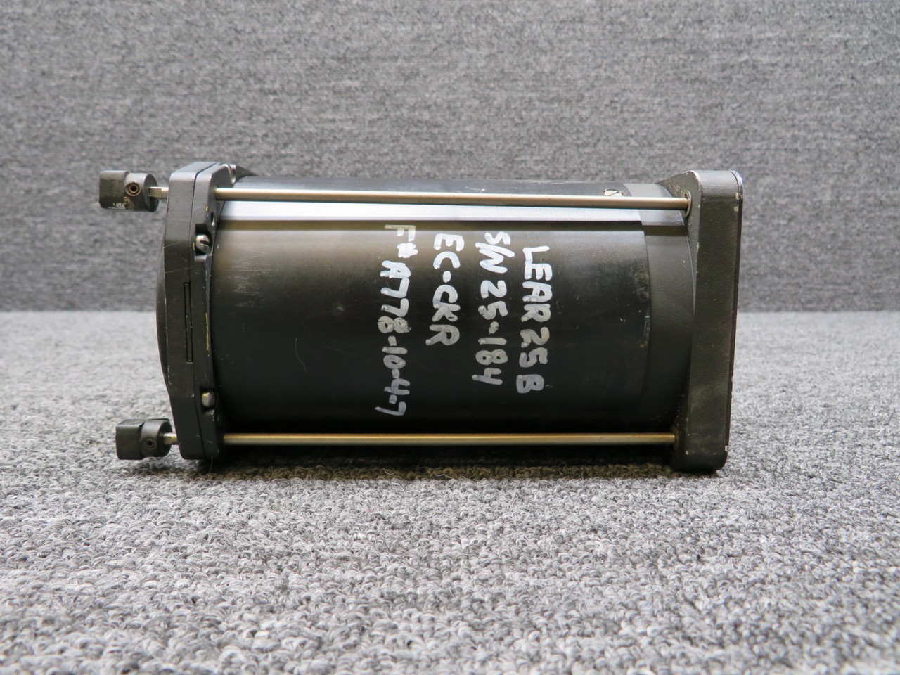 2107D-A-6 Aeronetics Radio Magnetic Indicator (26V)