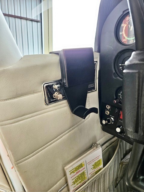 CESSNA 172 CUP HOLDER **WITH HEADSET HOLDER EXTENSION** – C thru Q Models