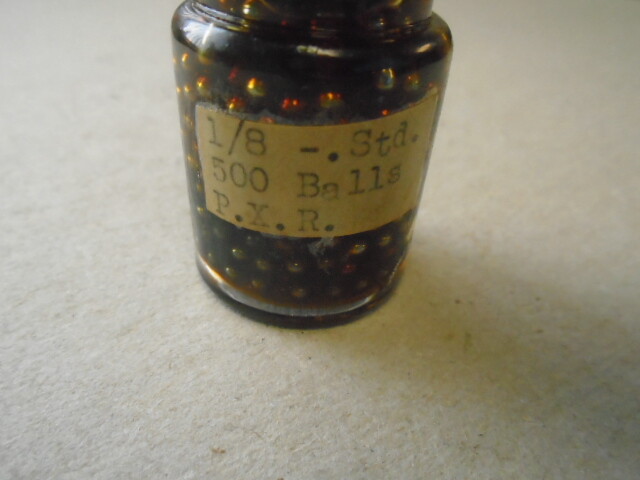JAR OF 500 EA NEW DEPARTURE 1/8″ ALLOY STEEL BALLS -PRESERVED IN OIL