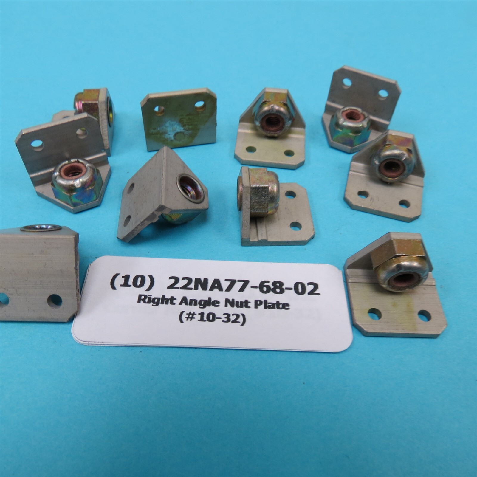 #10-32 Wide Base Right Angle 22NA77-68-02 Anchor Nutplate WWII Aircraft (10)