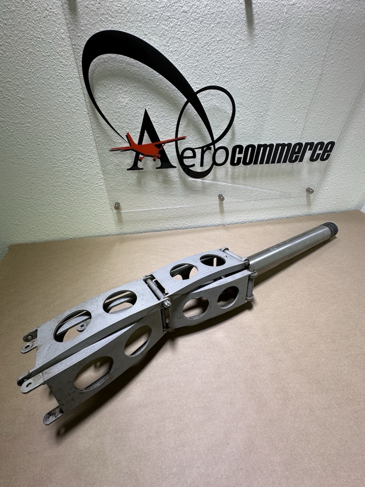 Beechcraft Control Column Assy 96-524017-601 (3938)