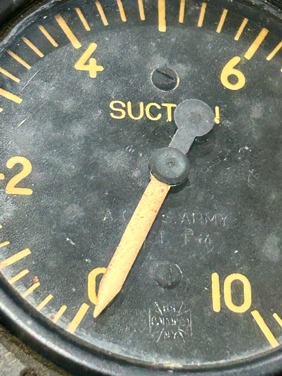 WWII USAAF Aircraft Suction Gauge AW -1 1/8-21-0