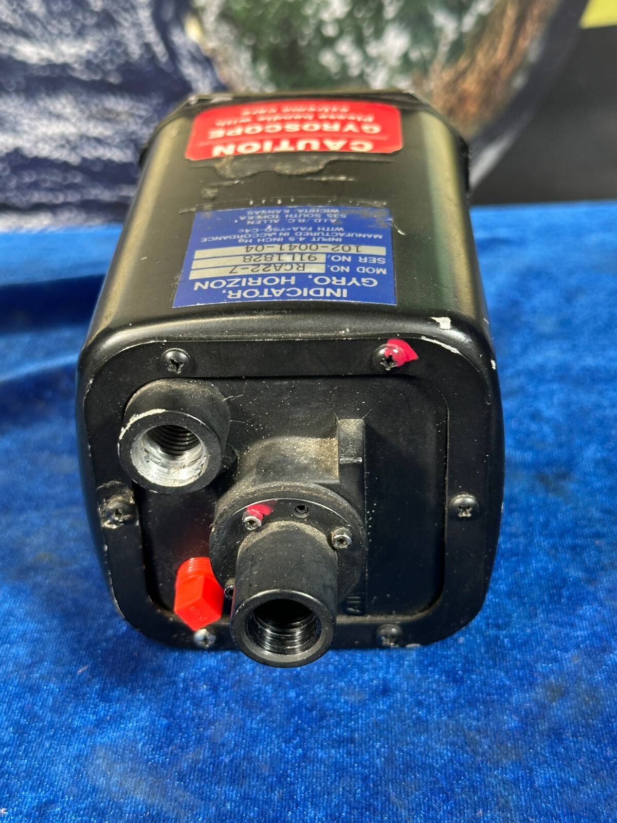 RC ALLEN ARTIFICIAL HORIZON MODEL# RCA22-7 *CORE* P/N: 102-0041-04 SN- 91L1828