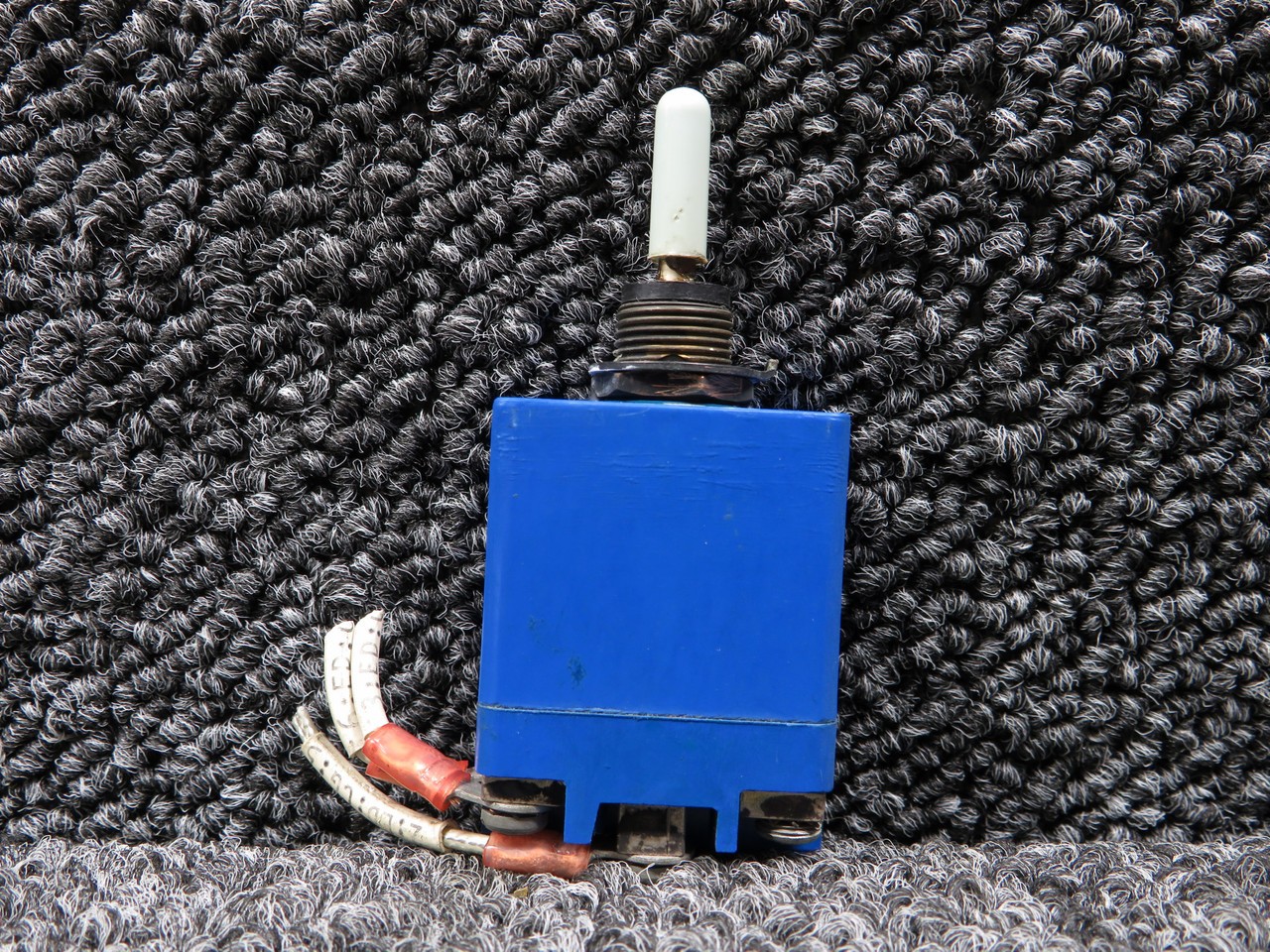 1-BG214-2 Lucas Aerospace Toggle Switch Assembly (28V)(5A)