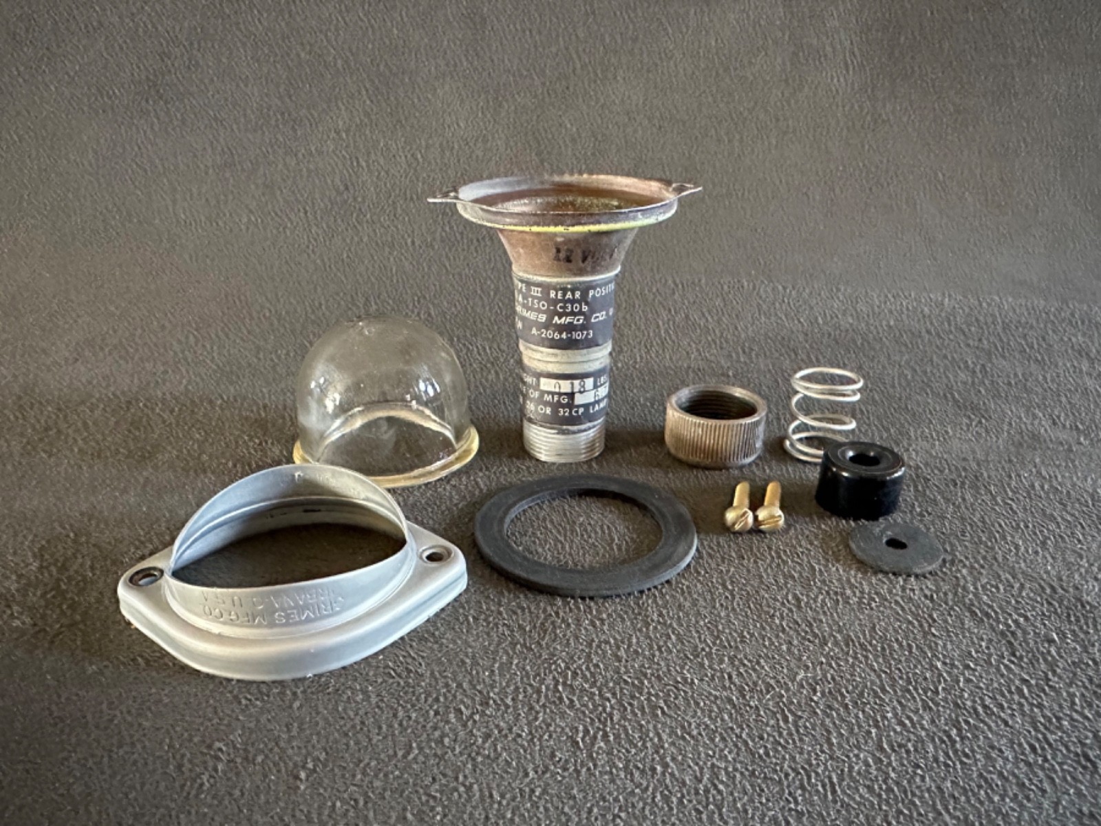Grimes Piper Aircraft Tail Light P/N A2064-1073 (Alt 472-736)