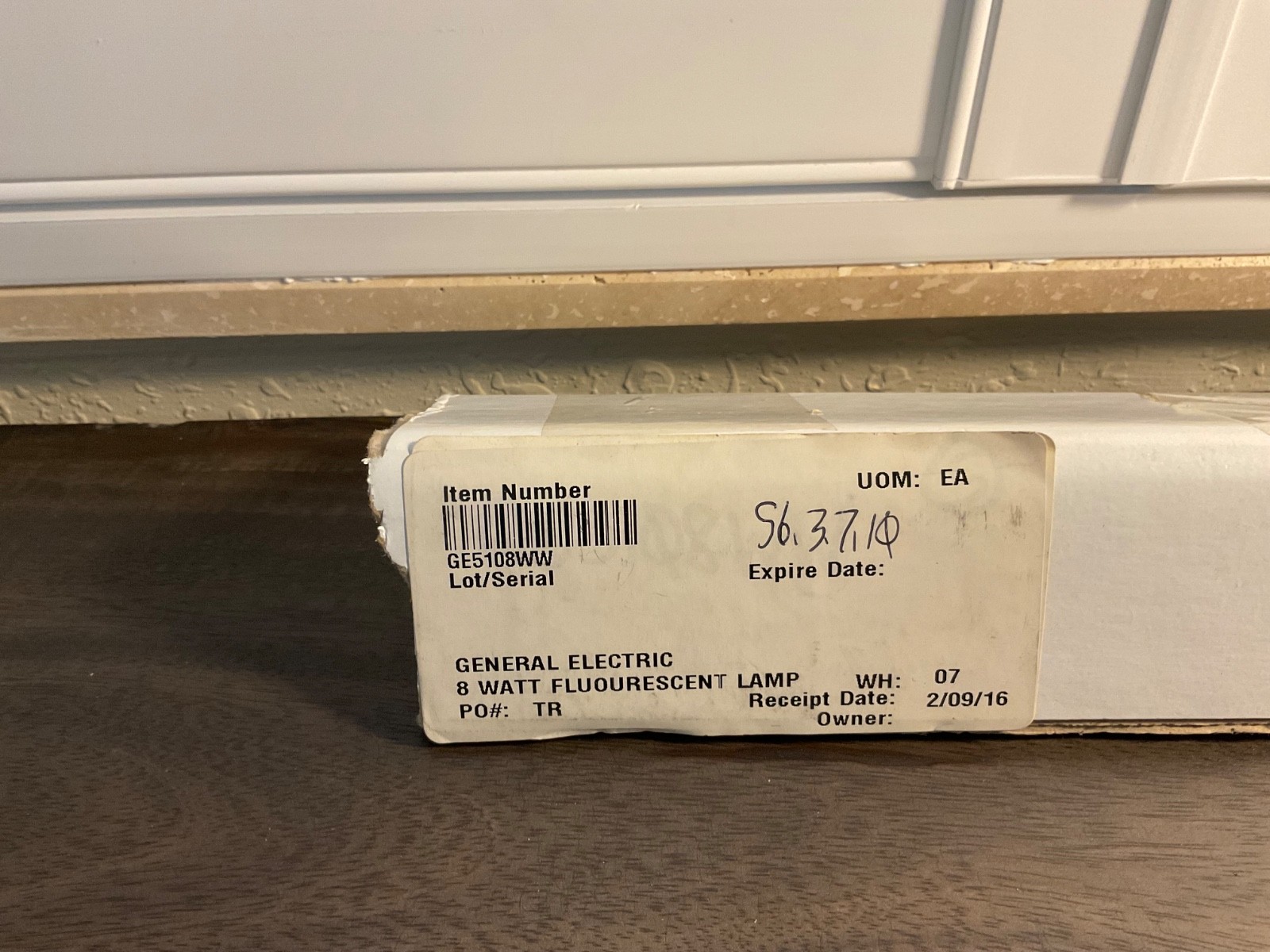 General Electric GE5108WW 8-Watt Fluorescent Aviation Lamp – Warm White