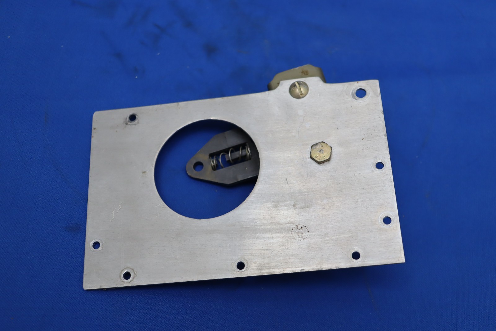 Mooney Upper Cabin Door Latch H910-1 (Alt: H910-15, 340124-017) M20J M20K