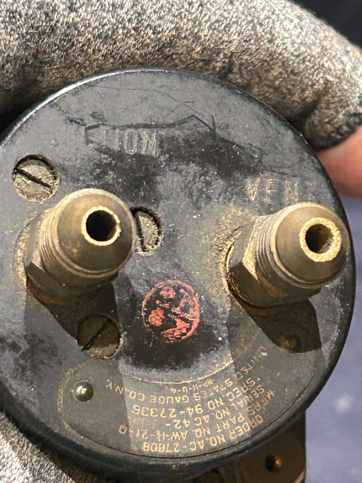 WWII USAAF Aircraft Suction Gauge AW -1 1/8-21-0