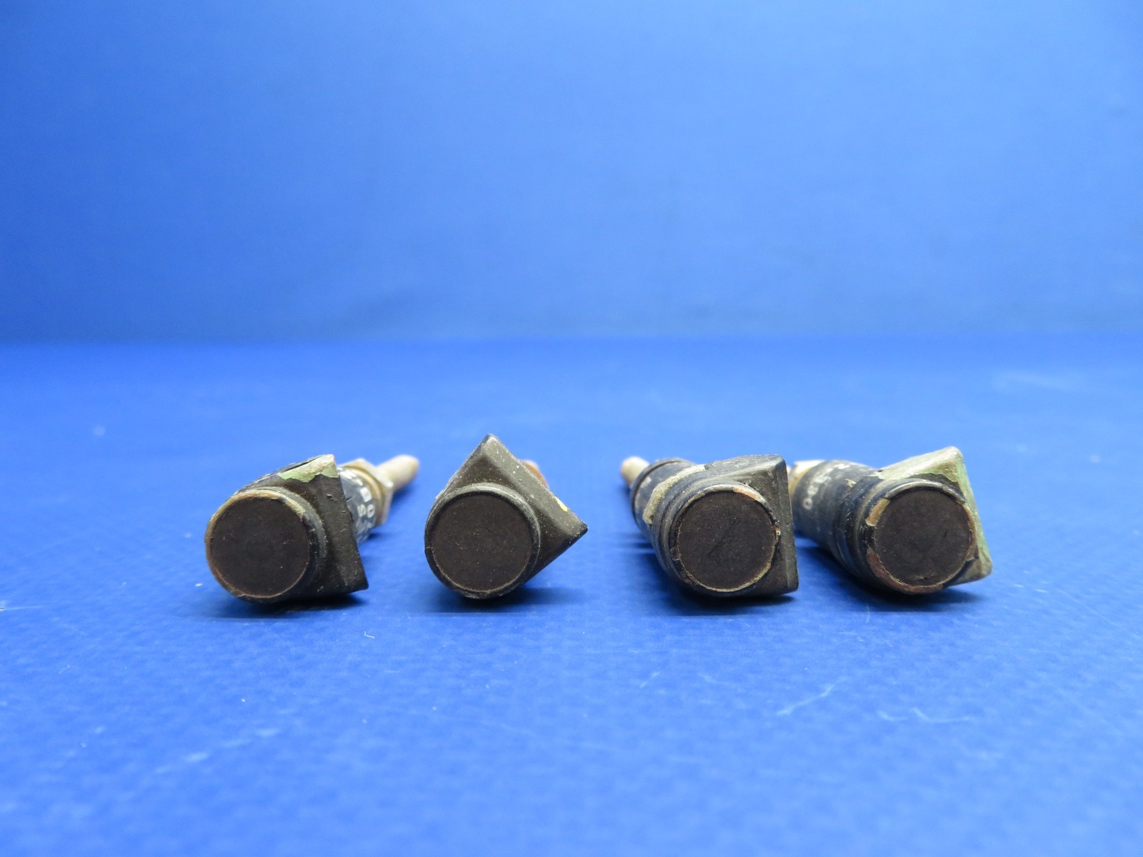 Grimes Instrument Panel Post Lights P/N A-8970B-2-330 LOT OF 8 (0126-1803)