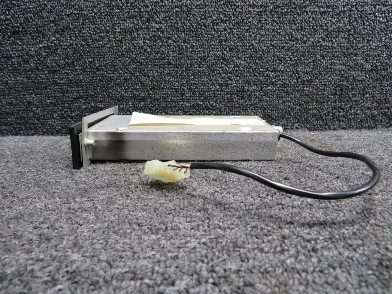 Delta 303 Genave Marker Beacon Receiver (Chipped Corner)