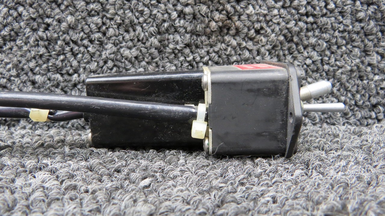 071-1242-01 Bendix King KA-51B Slaving Accessory Switch (Cracked Ear)