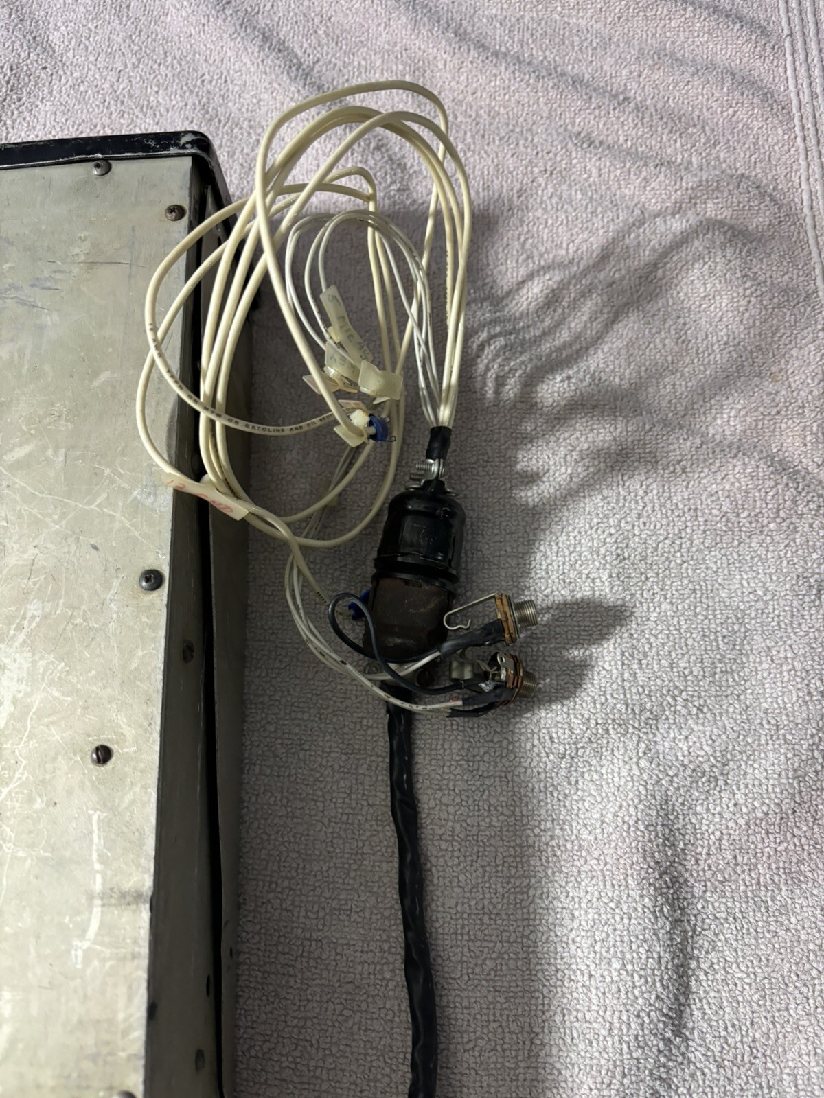 GENAVE ALPHA/200 NAV-COM AIRCRAFT RADIO – Untested Sold As Is For Parts