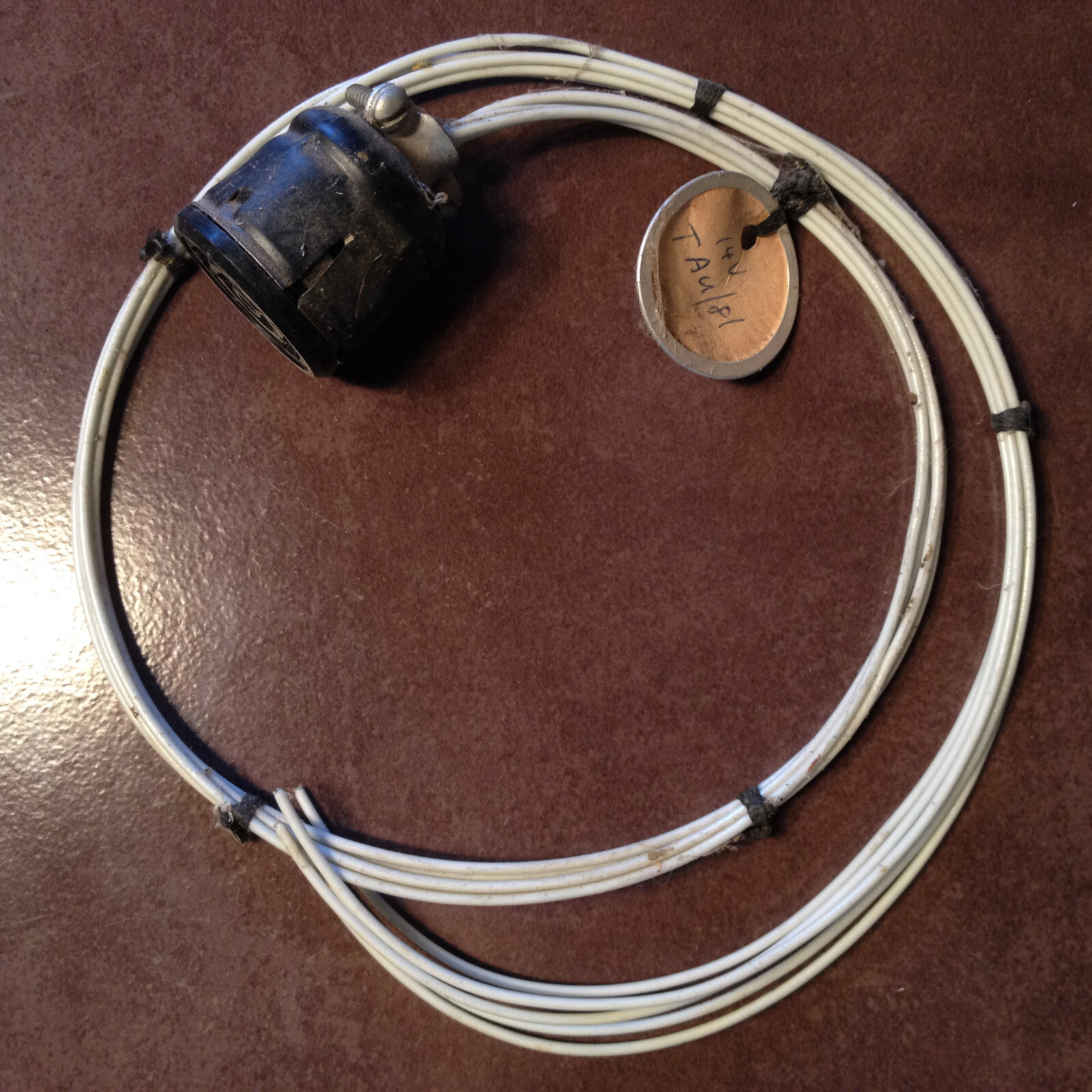 Genave TAU/81 Connector with Wires
