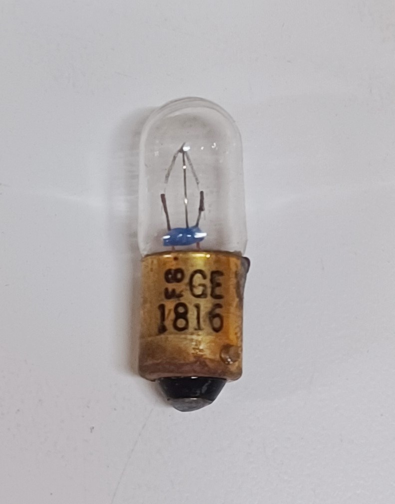 Lot of 15 General Electric Aircraft Bulbs, p/n GE1816