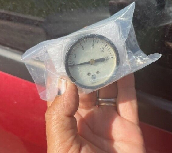 U.S. Gauge Pressure Instrument – 1 5/8″ Round p/n 13398-1 Ranging 0-15 Pounds