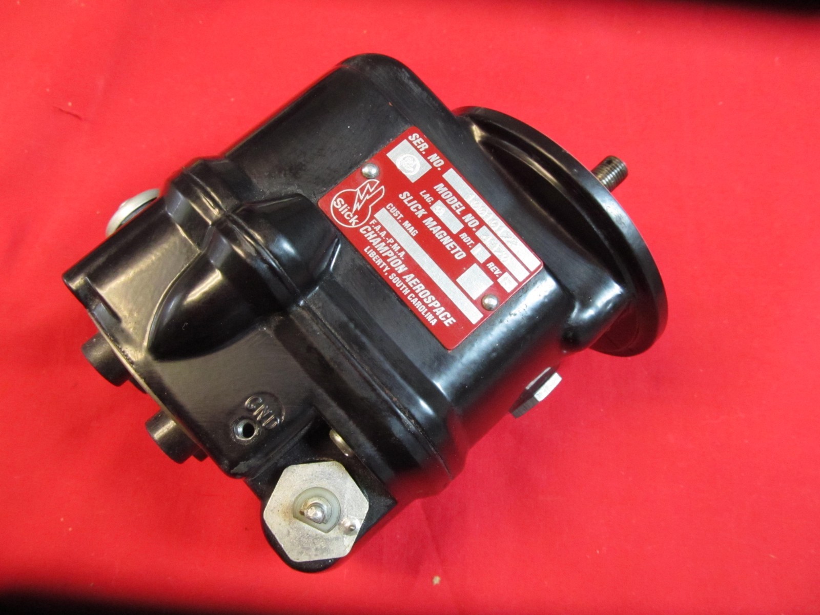 Unison Slick Model 4370 Magneto long blue spark when turned Frm eng OH time unkn
