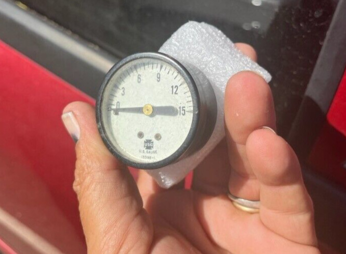 U.S. Gauge Pressure Instrument – 1 5/8″ Round p/n 13398-1 Ranging 0-15 Pounds