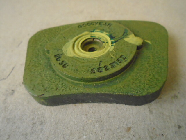 2 EA NOS GOODYEAR BRAKE PADS FOR UNKNOWN VINTAGE AIRCRAFT P/N: 9523152