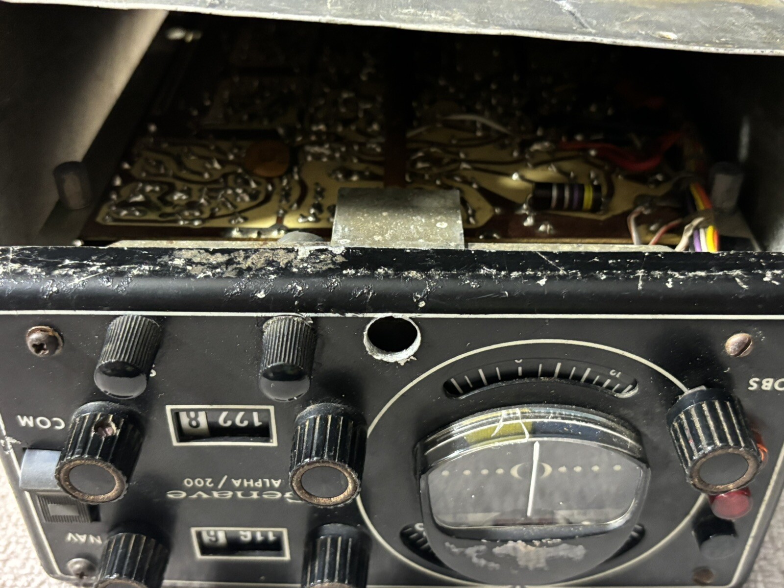 GENAVE ALPHA/200 NAV-COM AIRCRAFT RADIO – Untested Sold As Is For Parts