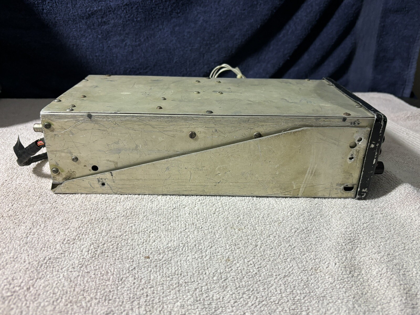 GENAVE ALPHA/200 NAV-COM AIRCRAFT RADIO – Untested Sold As Is For Parts