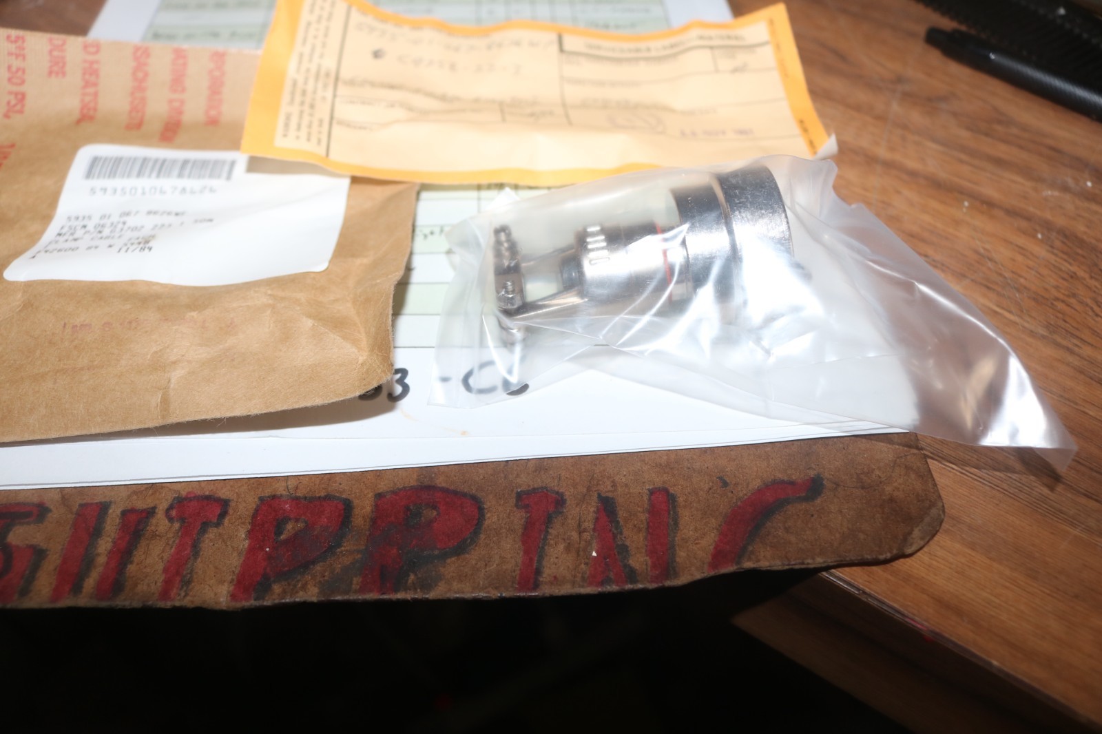NOS F-16 electrical connector cable clamp PN C9256-22-3 5935-01-067-8626