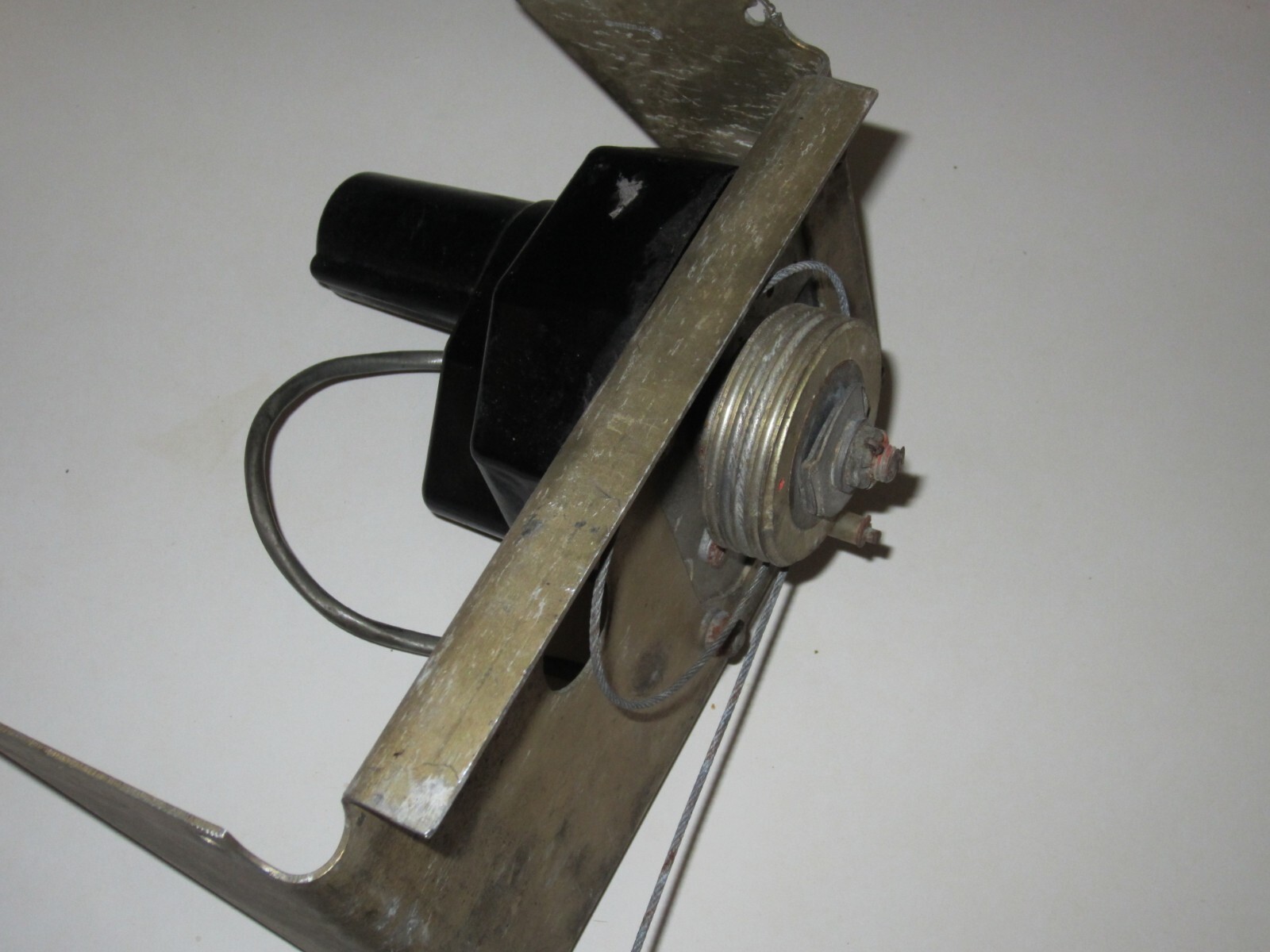 Century Systems Auto Pilot Roll Servo 1C363-1161R Piper Seneca Removal