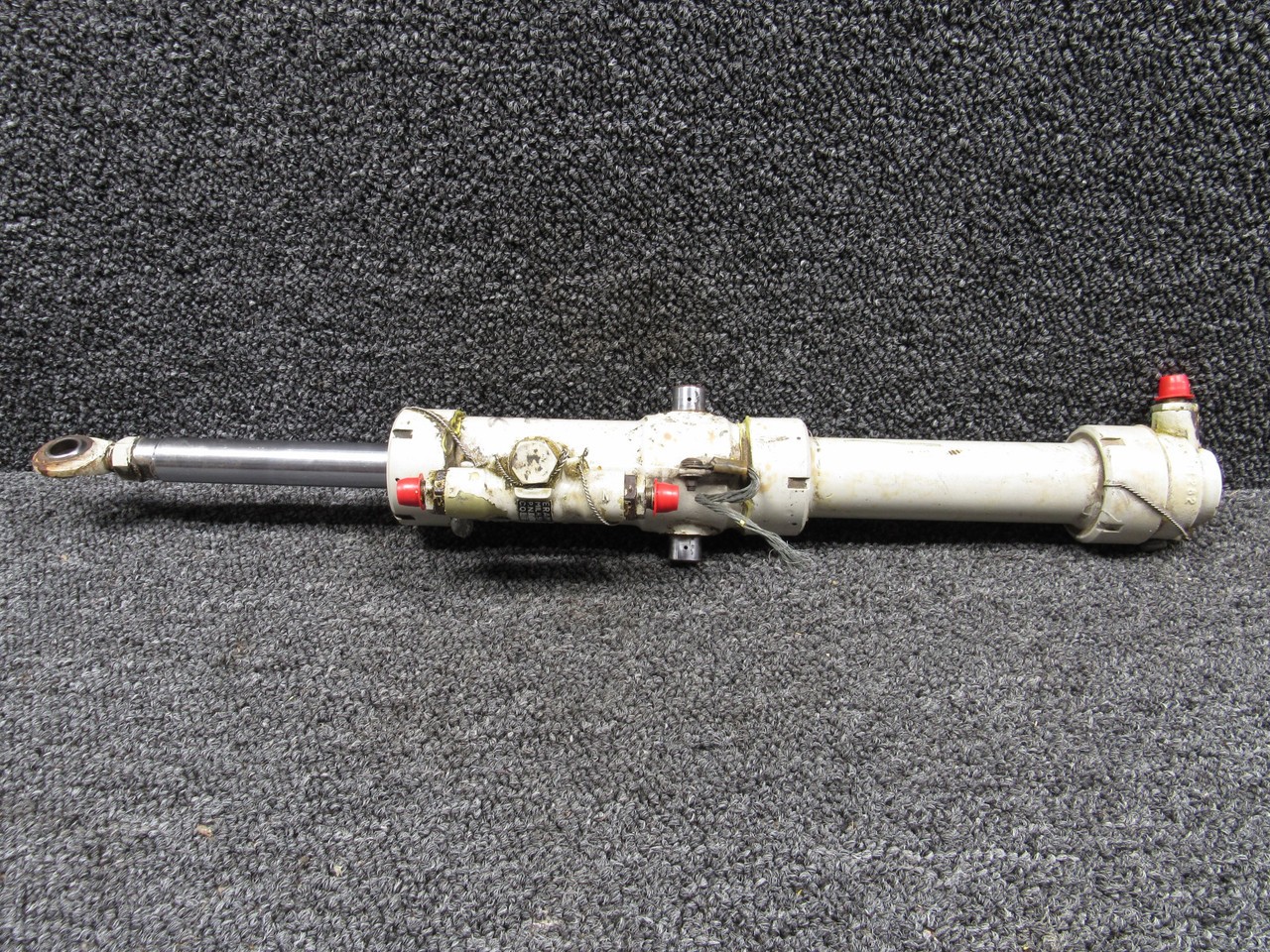 14365-200B Embraer 110P1 Main Landing Gear Actuator Assembly