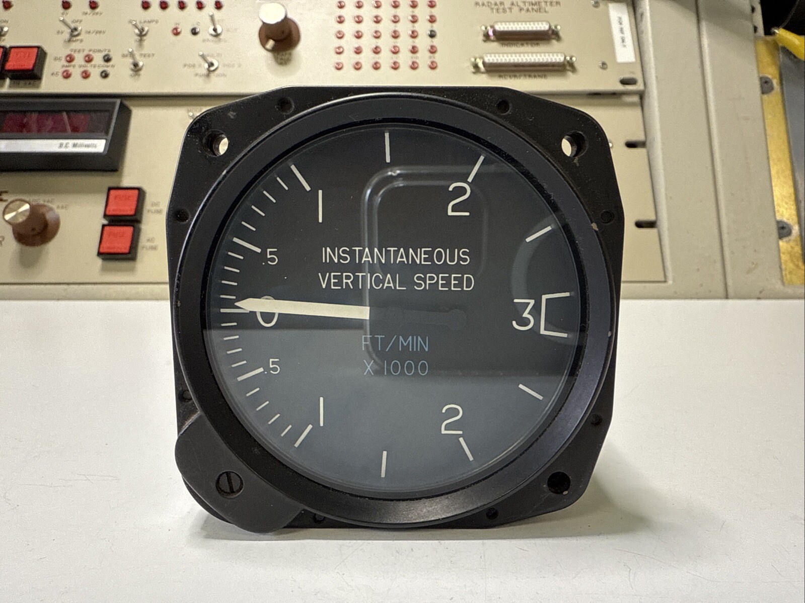 UNITED INSTRUMENTS VERTICAL SPEED P/N 7130 CESSNA