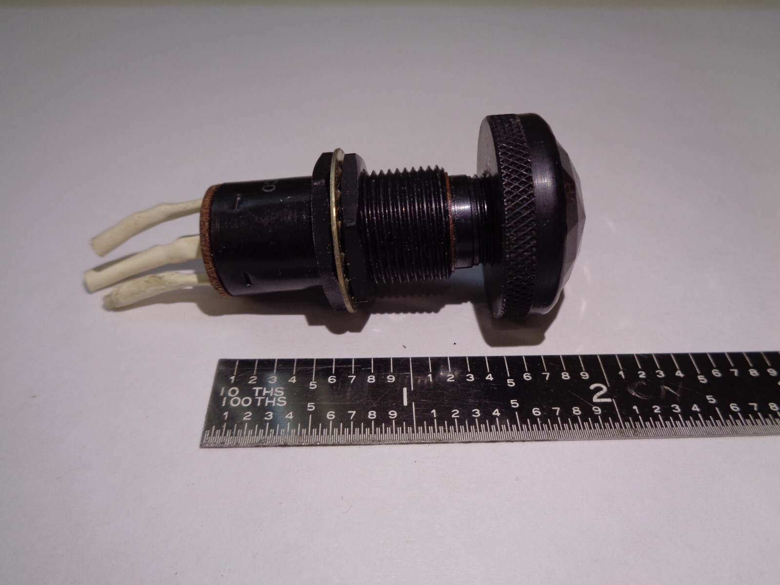 DAILCO AIRCRAFT RED JEWEL LENS JUMP CARGO DOOR INDICATOR UNKNOWN P/N NEW