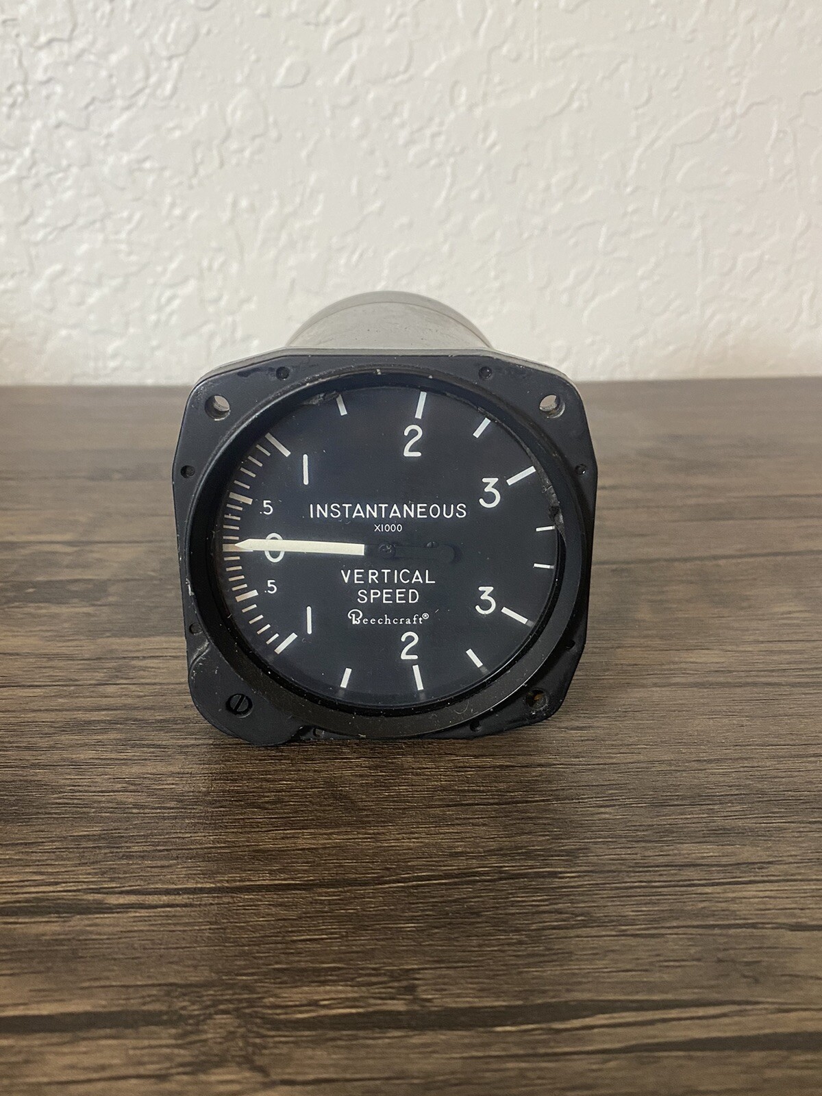UNITED INSTRUMENTS 7130 INSTANTANEOUS VERTICAL SPEED INDICATOR