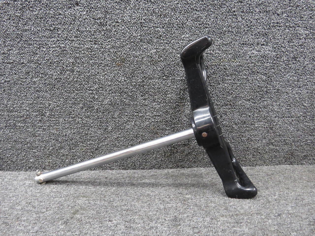 79276-000 Piper PA28-180 Co-Pilot Control Wheel (Length: 14”, D: 0.75”)
