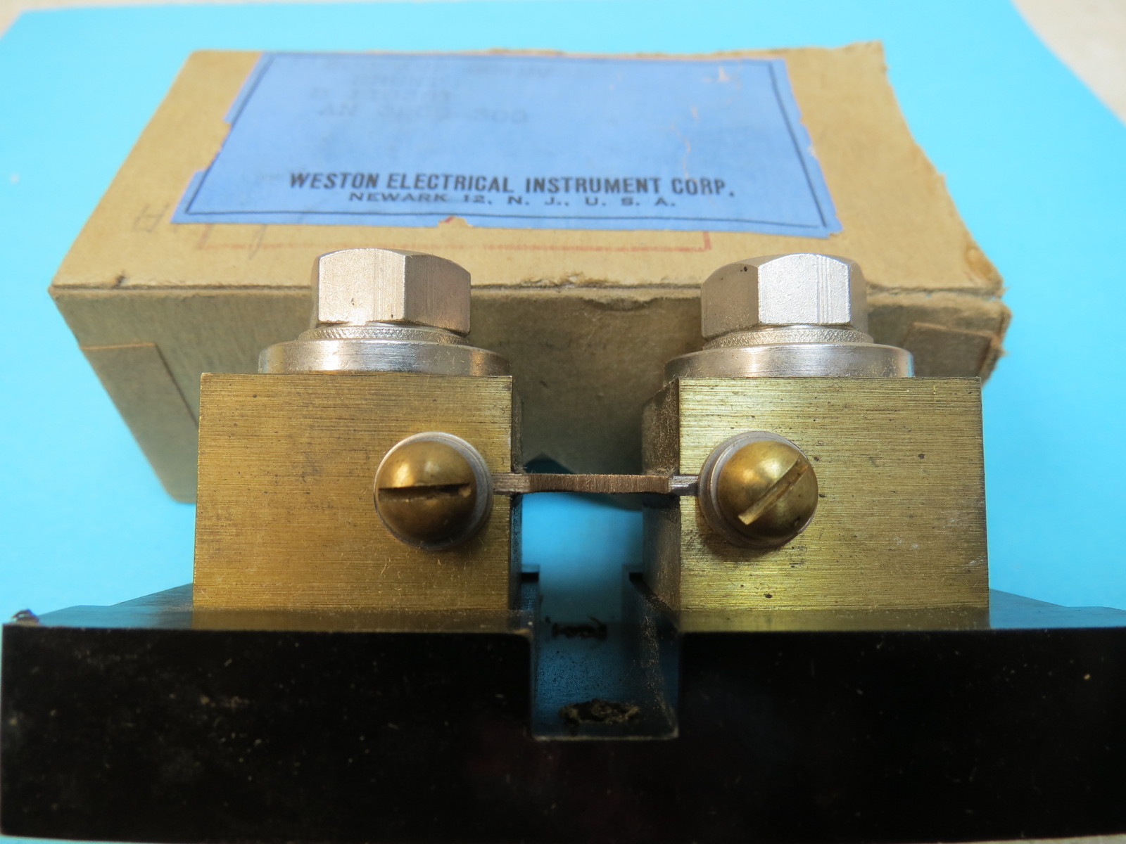 300 AMP 50 MV Aircraft Shunt New in Box AN3200-300 Weston 118361 Ammeter