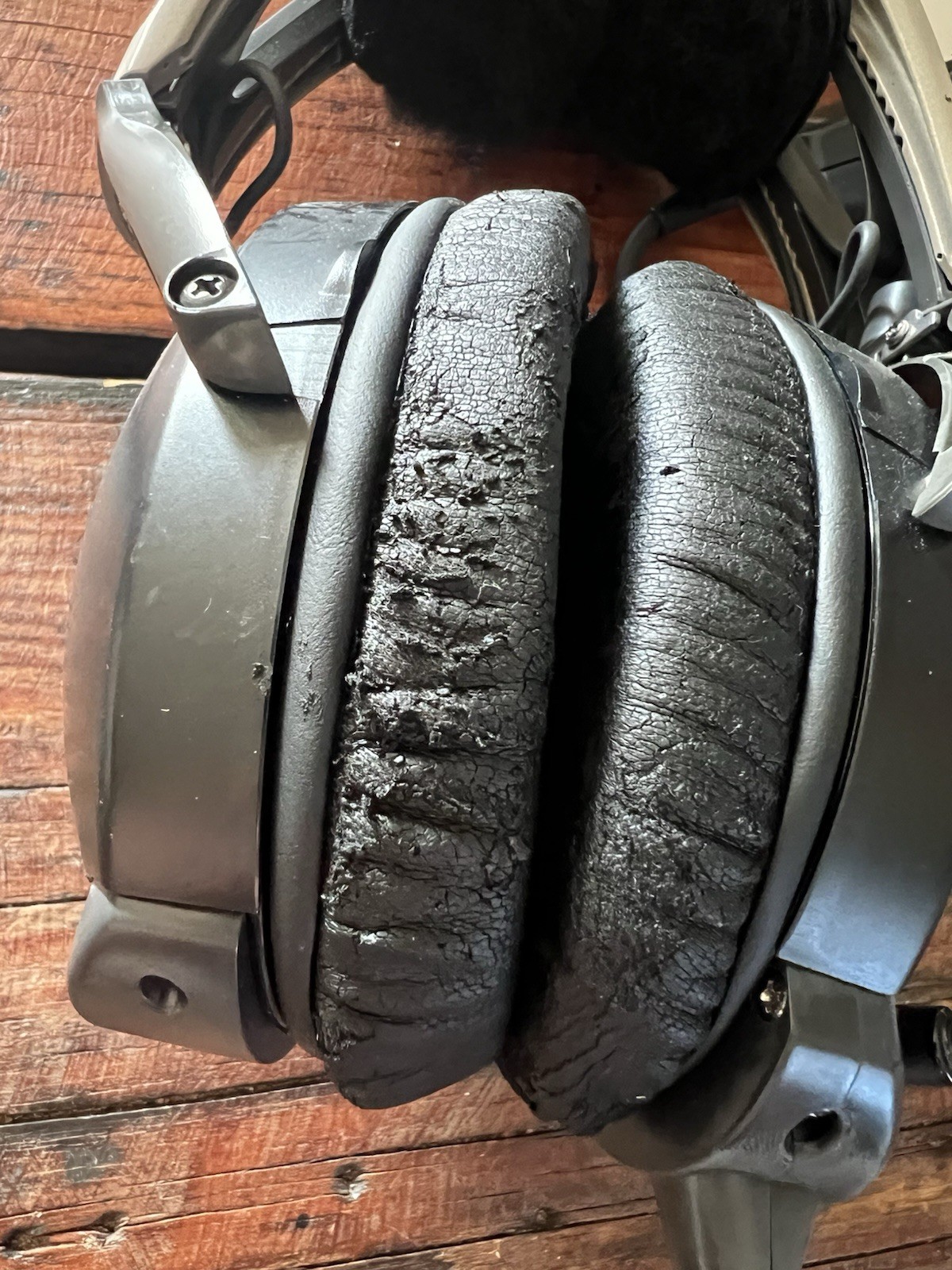 BOSE Aviation Headset X Model AHX-05 – needs new ear foam
