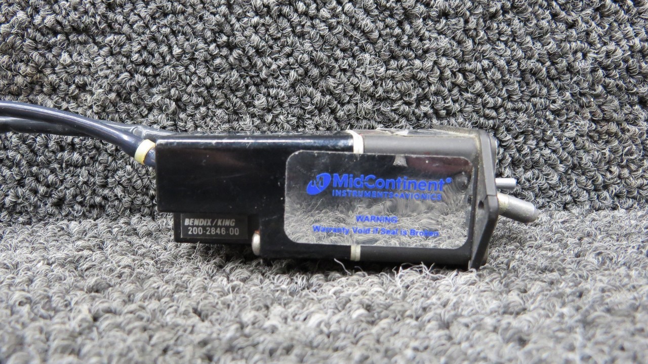 071-1242-06 Bendix King KA-51B Slaving Accessory 28 Volts (Damaged Mount Holes)
