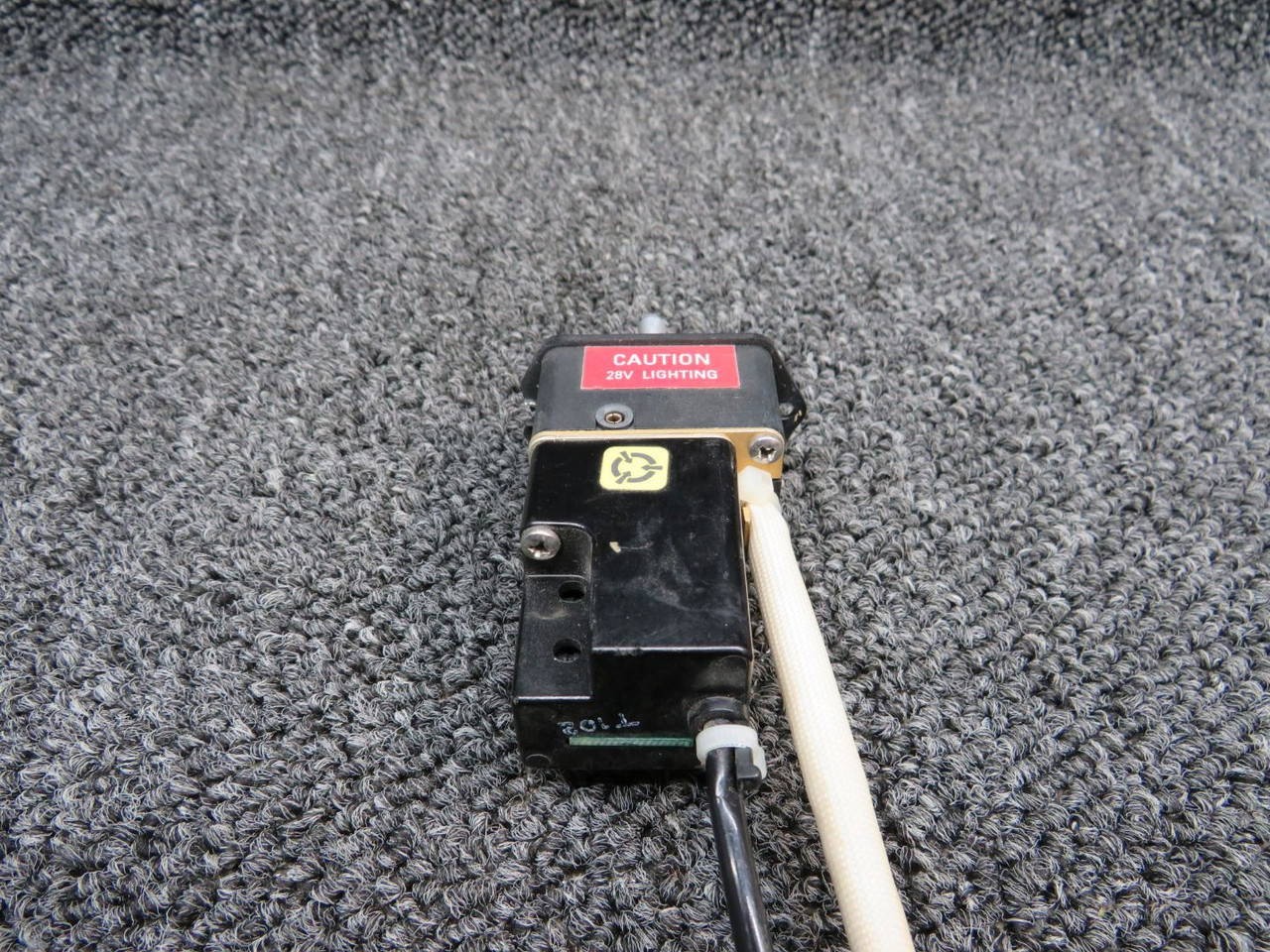 071-1242-01 Bendix King KA-51B Slaving Accessory (Volts: 28) (Broken Mount Hole)