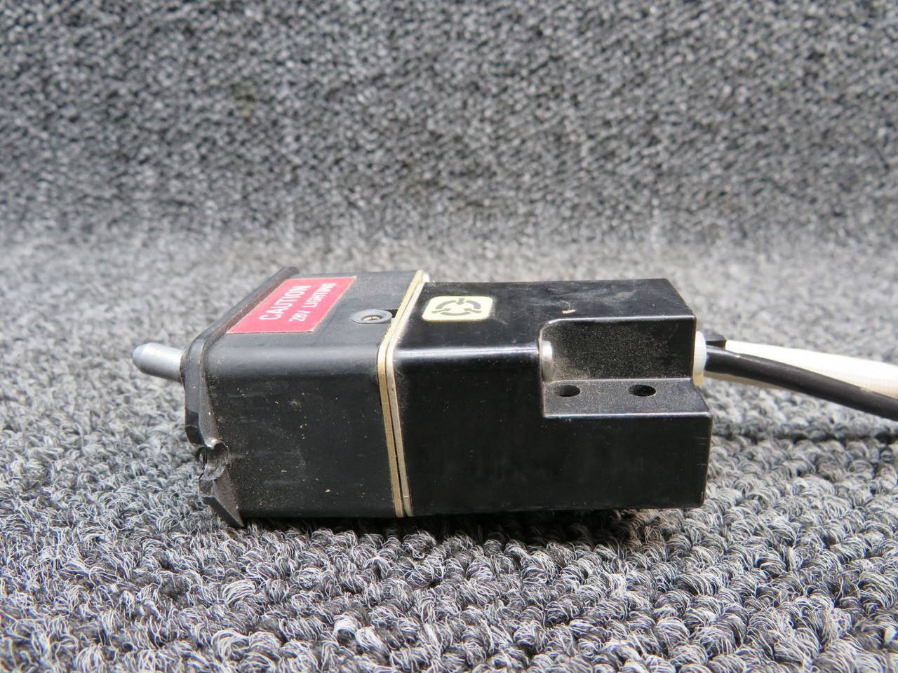 071-1242-01 Bendix King KA-51B Slaving Accessory (Volts: 28) (Broken Mount Hole)