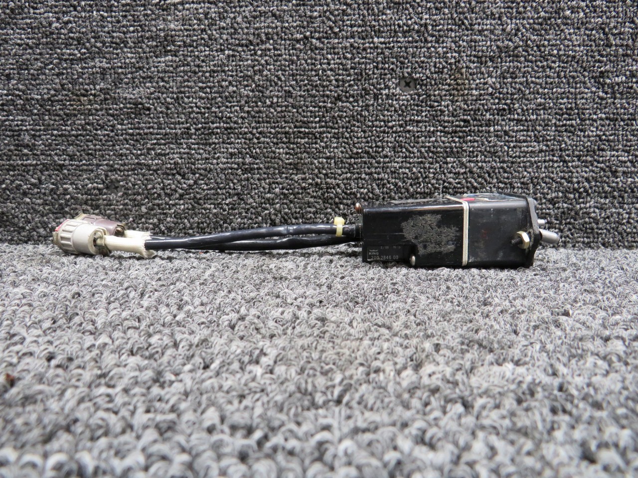 071-1242-06 King Radio KA-51B Slaving Accessory 28V (Damaged Ear)