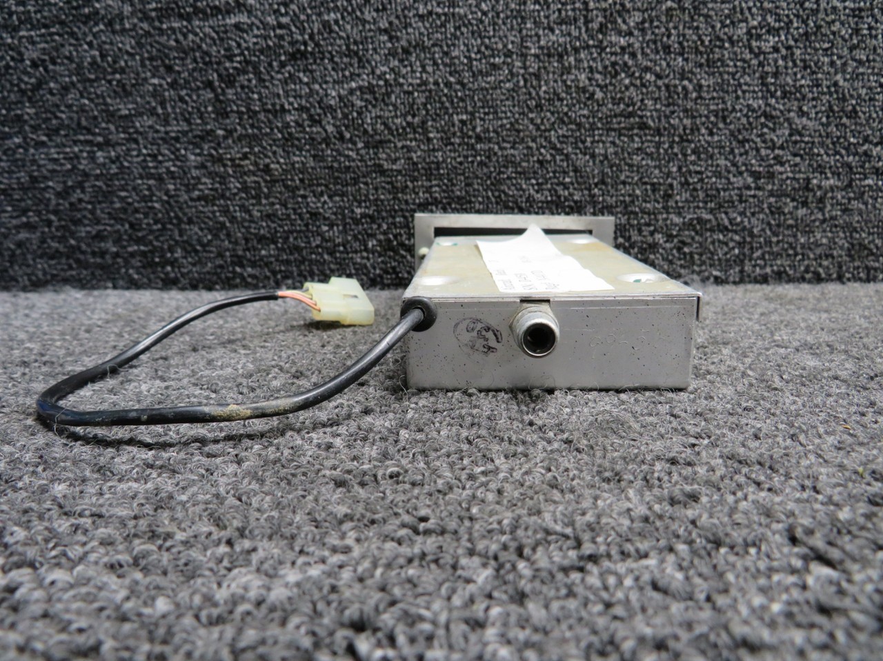 Delta 303 Genave Marker Beacon Receiver (Chipped Corner)