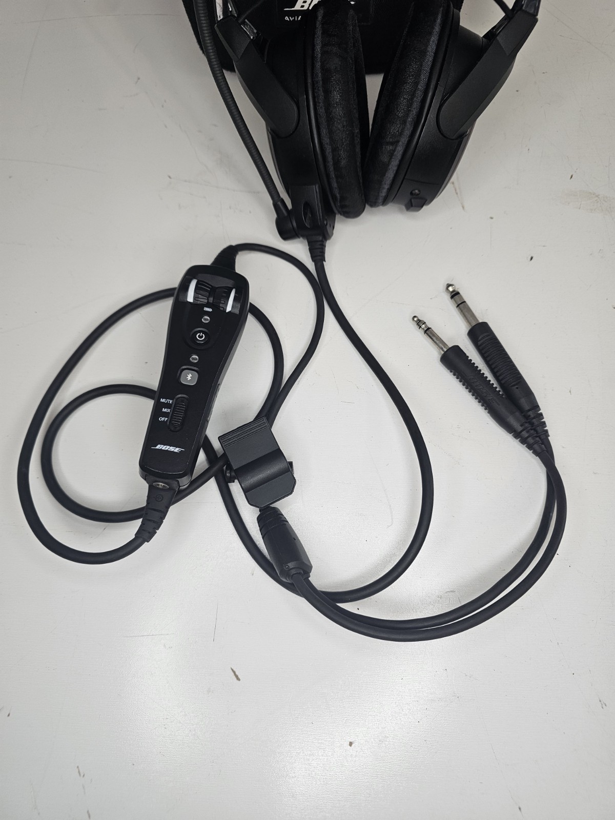 Bose A20 Aviation Headset w/ Bluetooth Dual Plug GA Cable & Carrying Bag