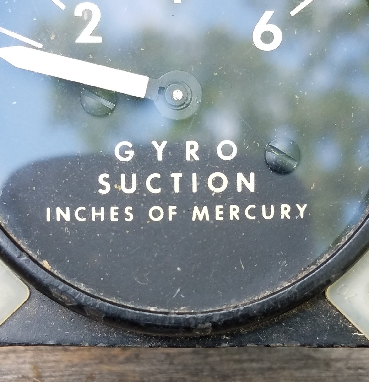 Vintage Airborne Gyro Suction Gauge, Indicator Model 210-9A