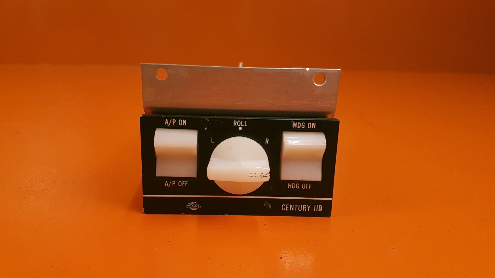 1C385-1 Edo-Aire Century IIB Autopilot Controller Head Unit – 14VDC
