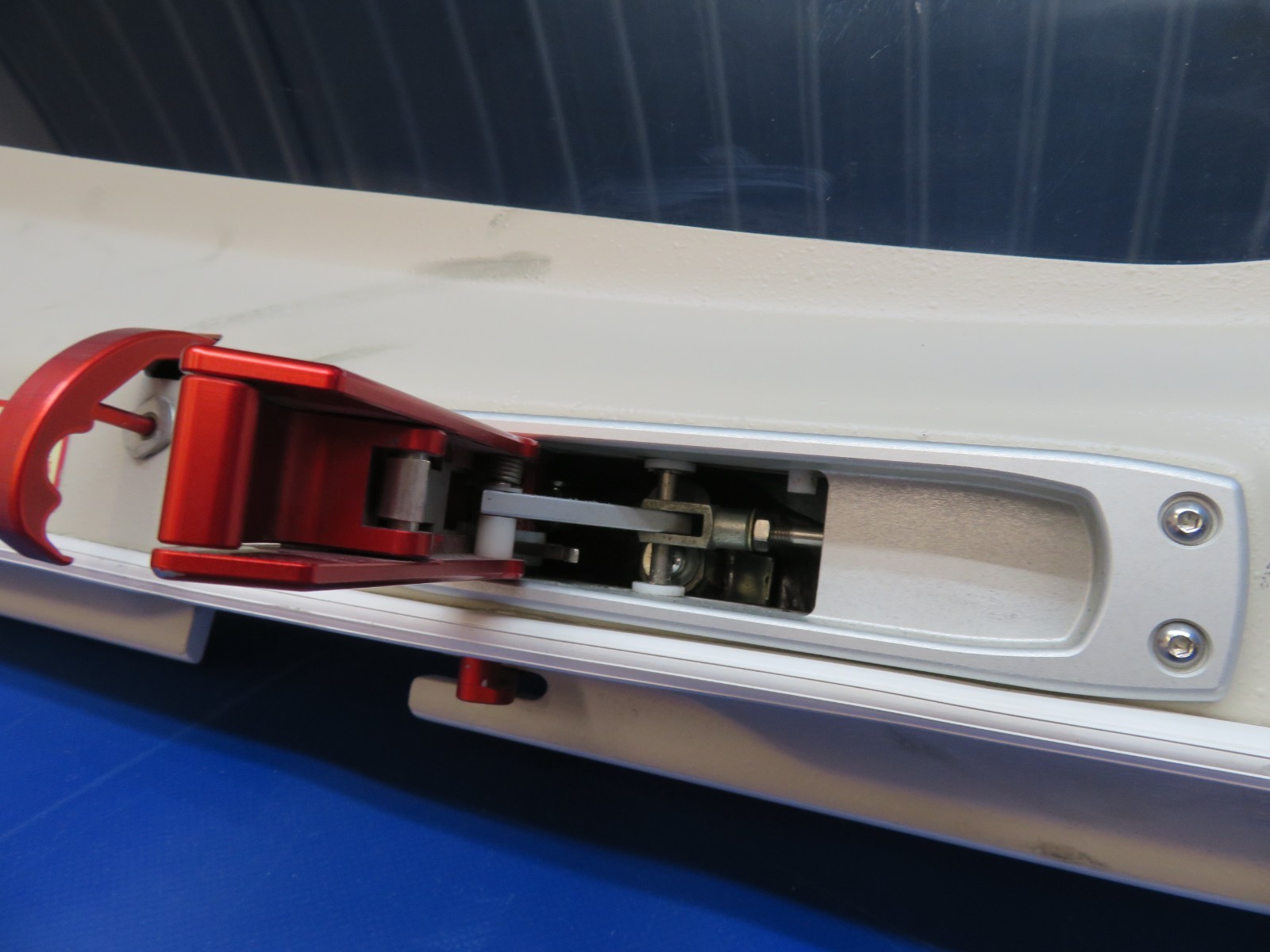 Diamond DA-40 Passenger Door P/N DA4-5221-00-00_04 NO KEY (0526-420)