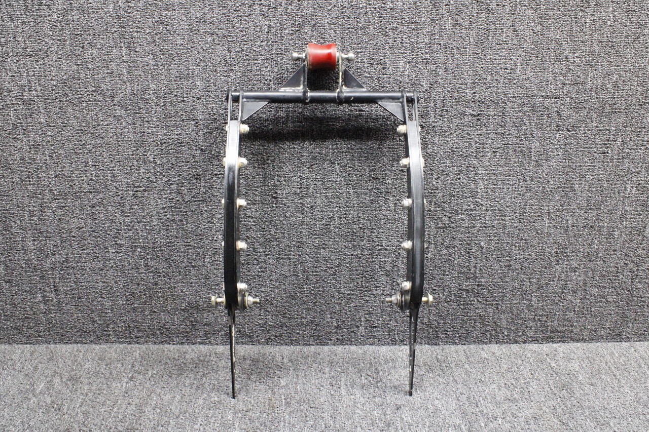 D60-5283-61-00 Diamond DA42-NG Nose Gear Door Swing Assy (Damaged Blocks)