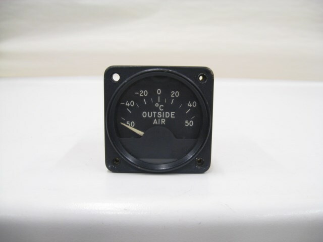 Lewis 47B9A Outside Air Temperature Gauge