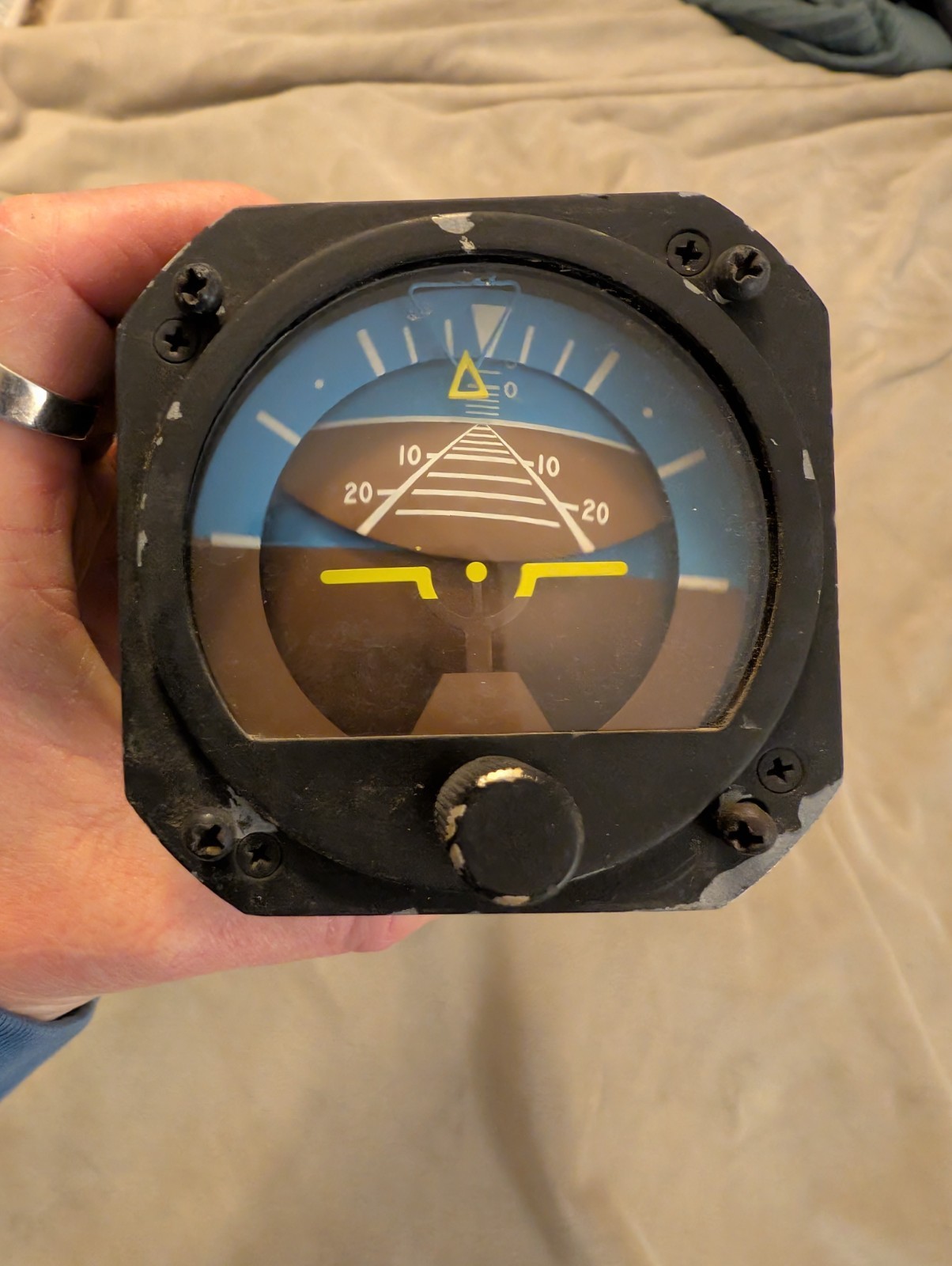 RC Allen Attitude Indicator Gyro Horizon P/N 102-0041-04 RCA22-7 SN 29CR0086
