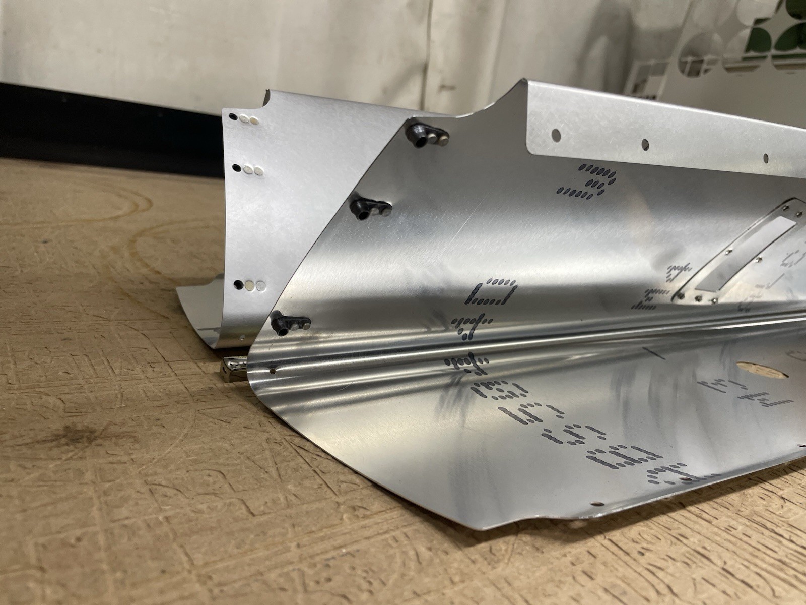 ✈️ SET of NEW Main Gear Leg Fairings, PN: SVK0741624-17 , SVK0741624-18