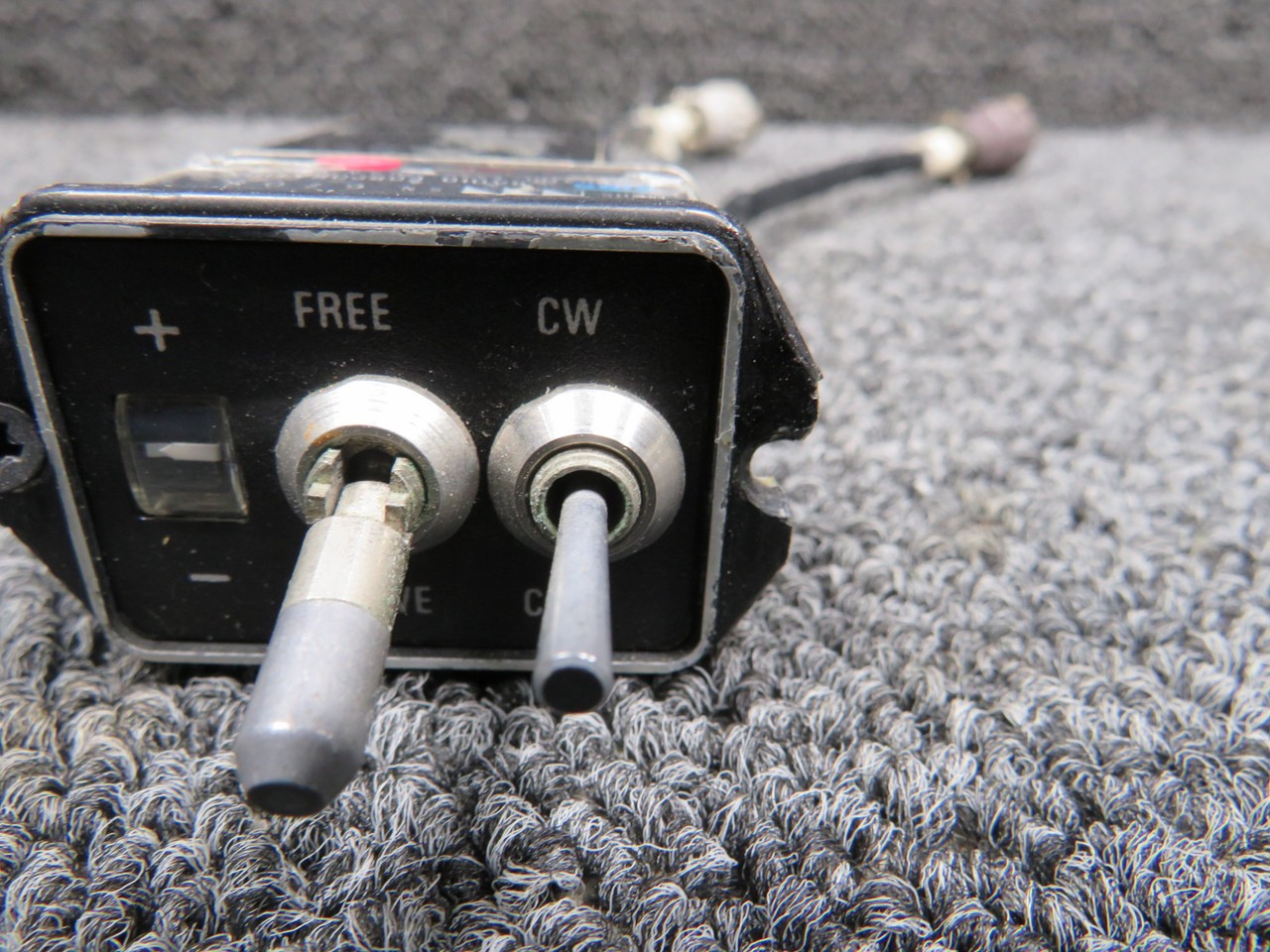 071-1242-06 King Radio KA-51B Slaving Accessory 28V (Damaged Ear)