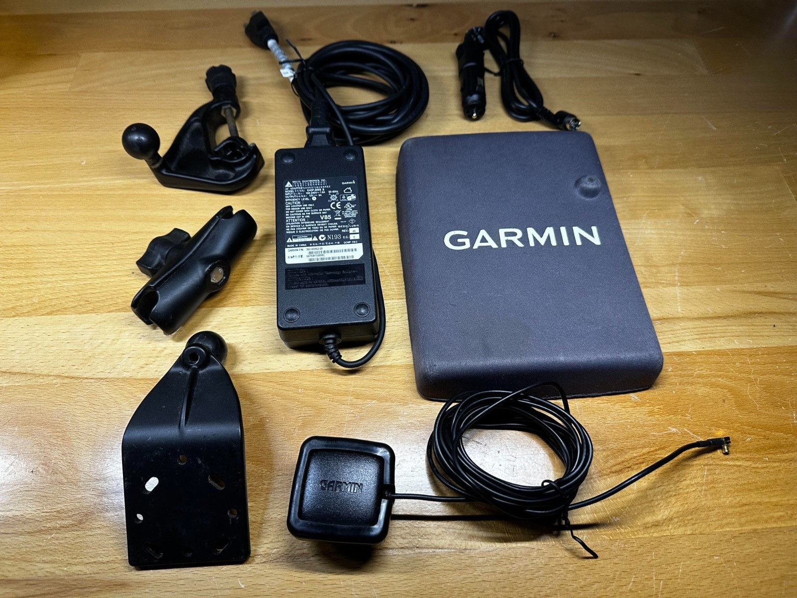 Garmin GPSMAP 695 with many desirable accessories guaranteed 30 days
