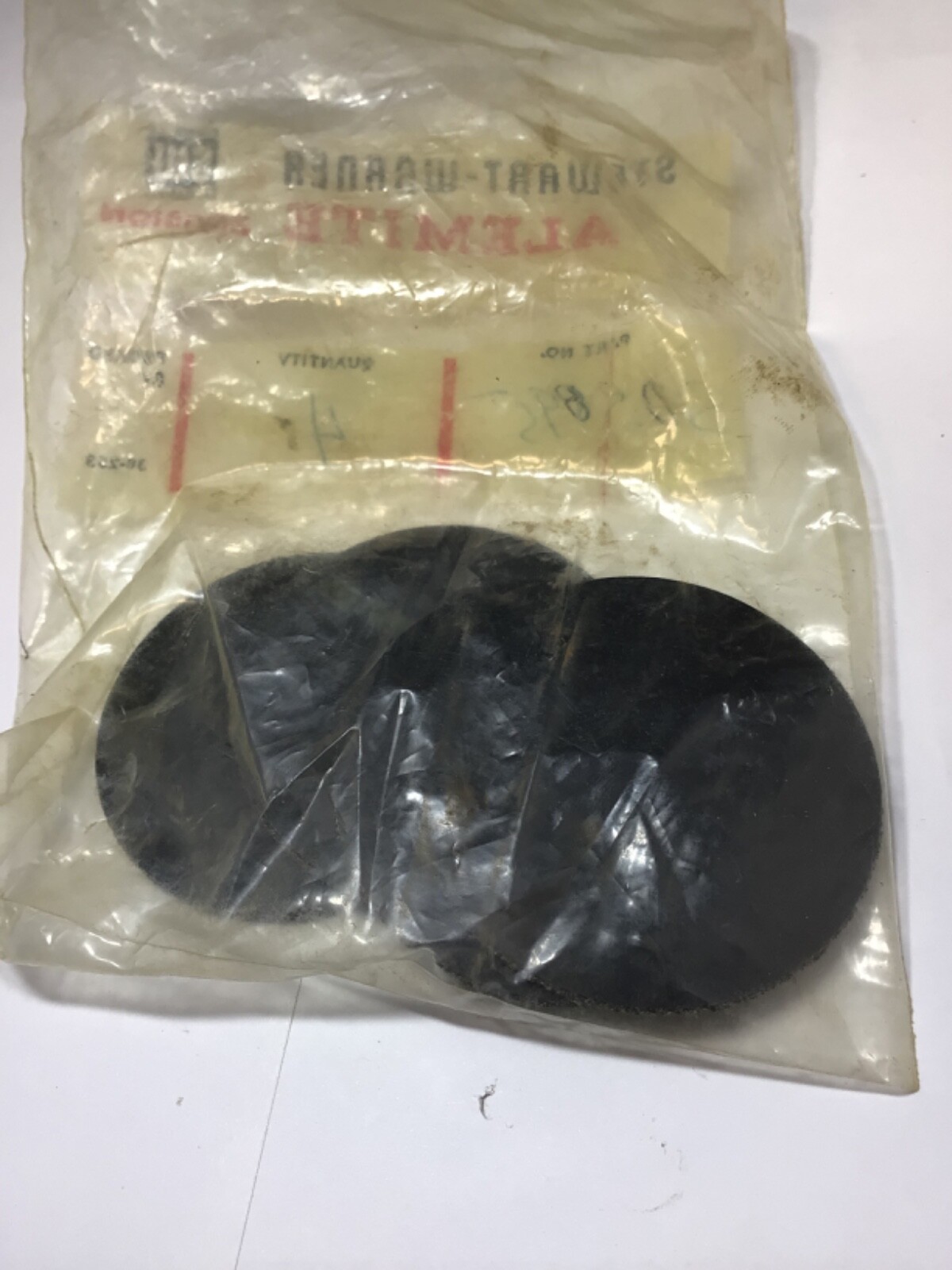 Stewart Warner Gasket 305895 set of 4 New in Sealed Package